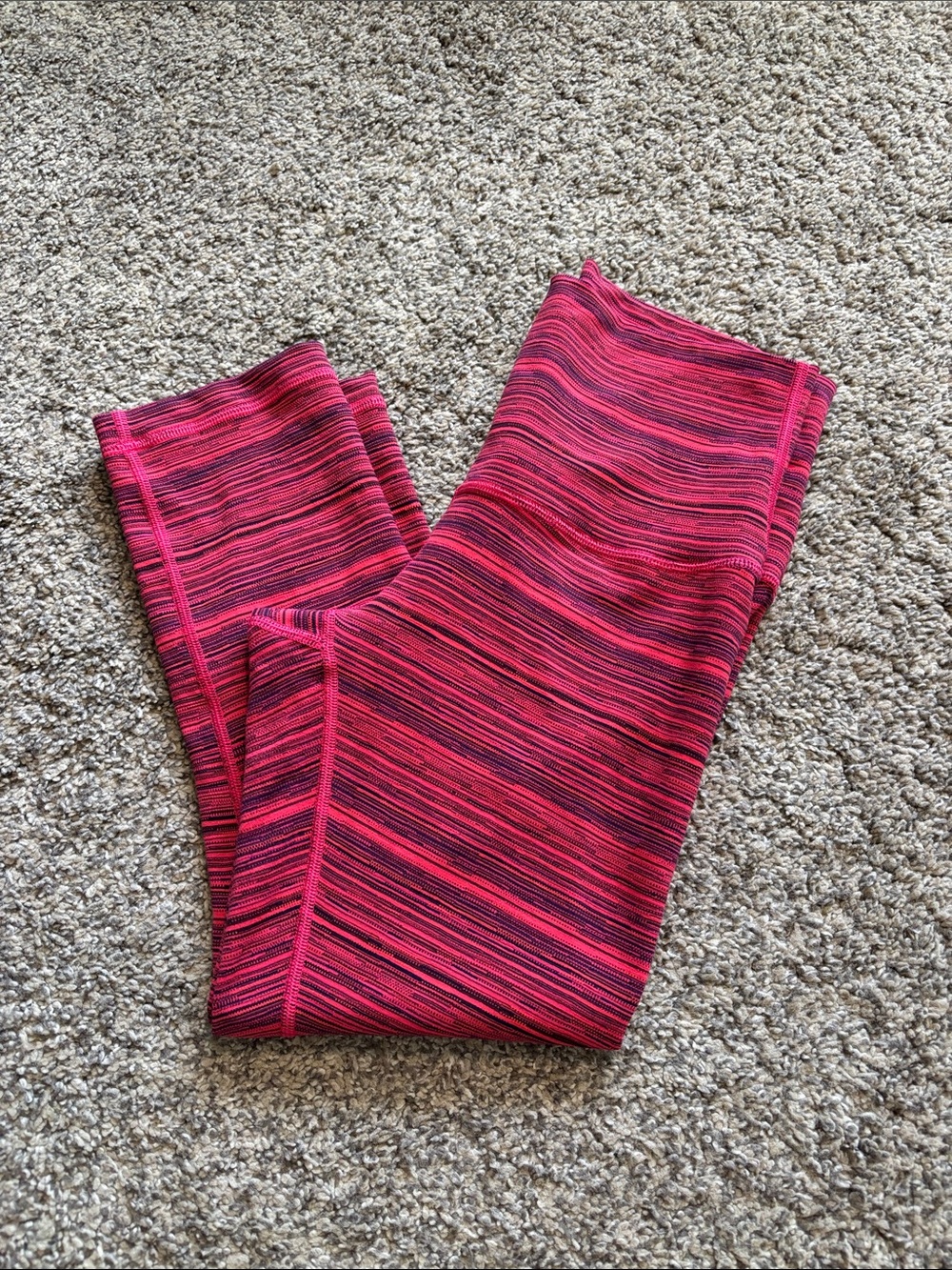 Lululemon Cropped Leggings size 8 (22”)